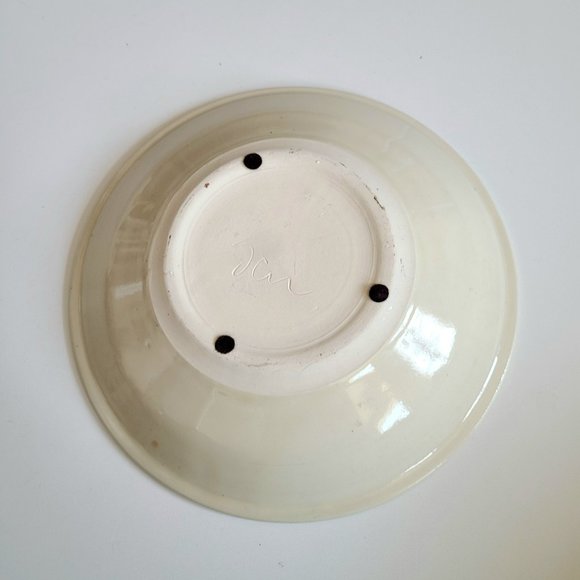 Large 10 3/4'' wide hand made ceramic plate with hand painted Mallard duck. - Picture 6 of 7